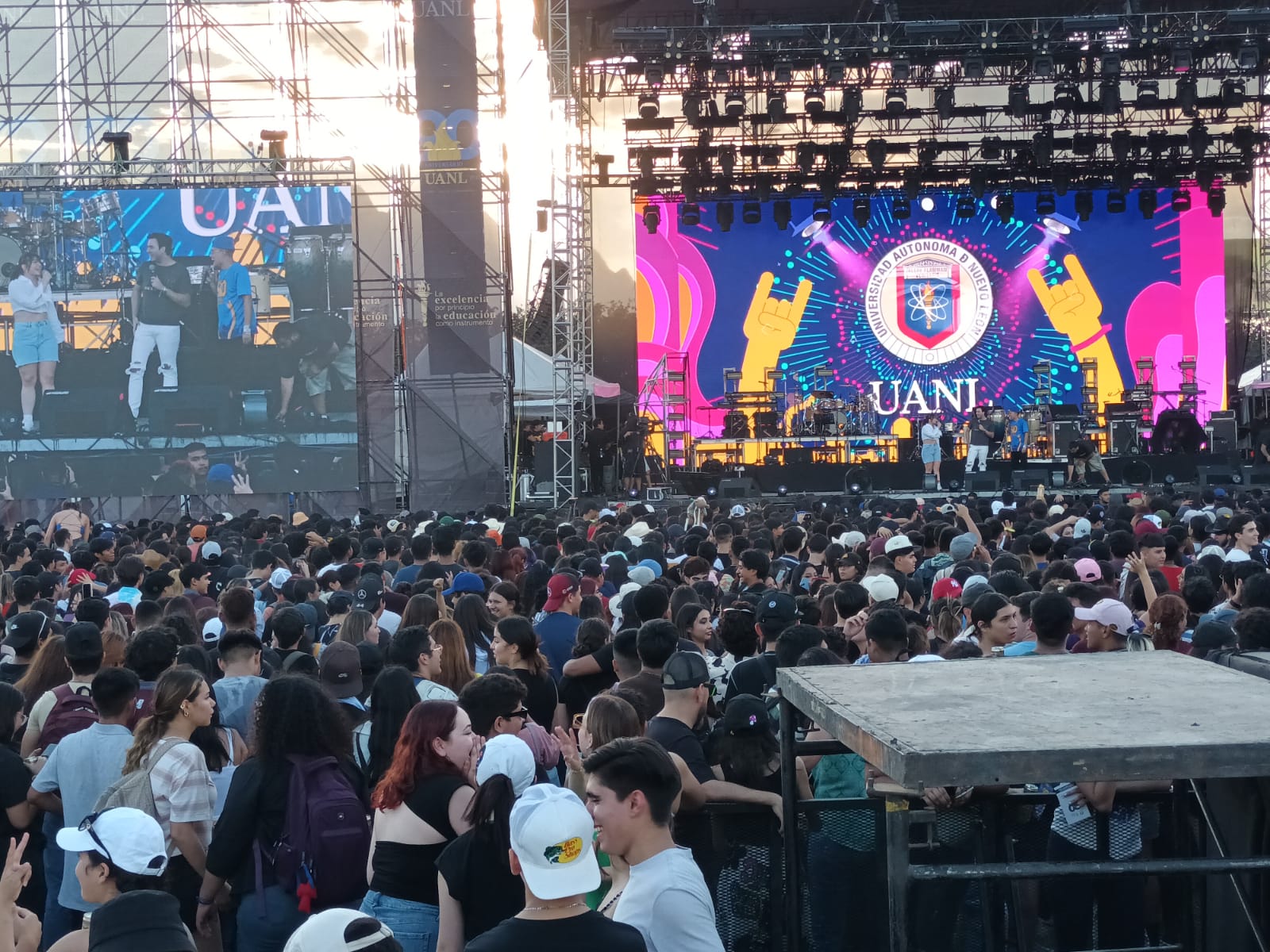 uanl-aniverario-mega- concierto1.jpeg