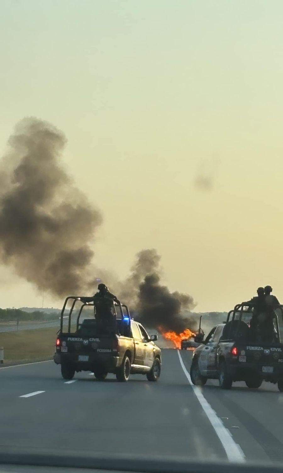 vehiculos-incendiados-criminales.jpeg