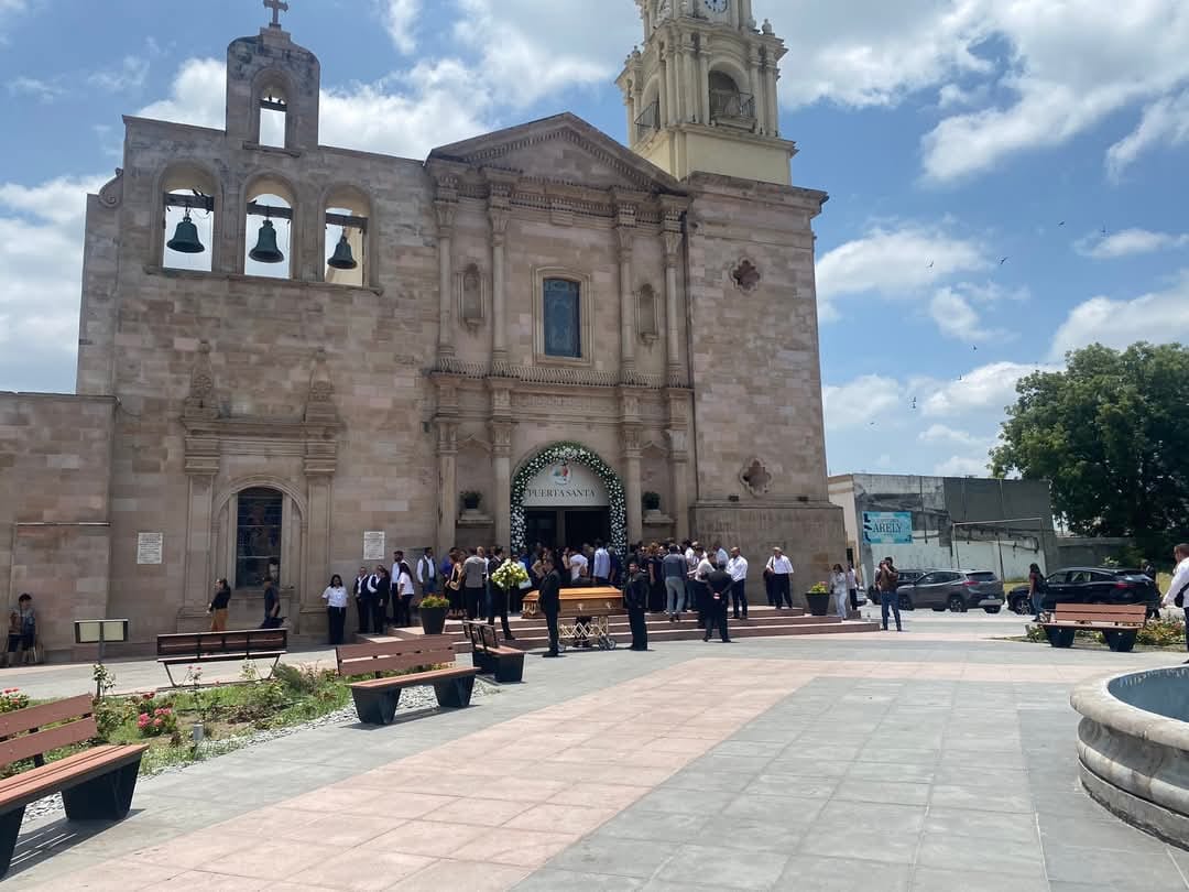 velorio-secretario-linares1.jpeg