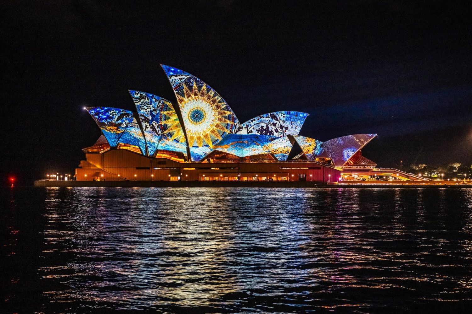 vs26-soh-operamundibyyannnguema-creditdestinationnsw-km-81844_rsz.jpg