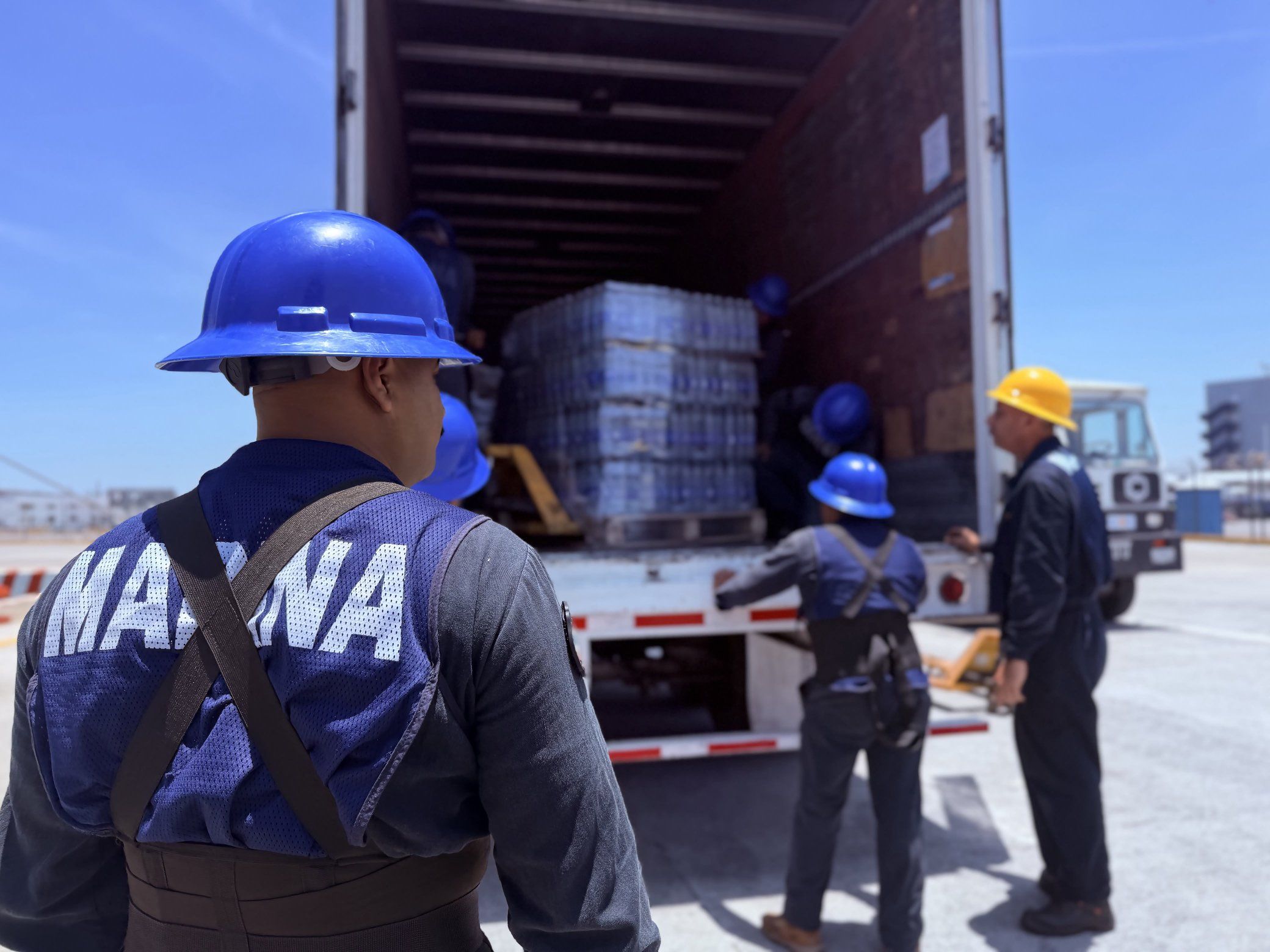 zarpan-buques-con-ayuda-humanitaria-para-venezuela.jpg